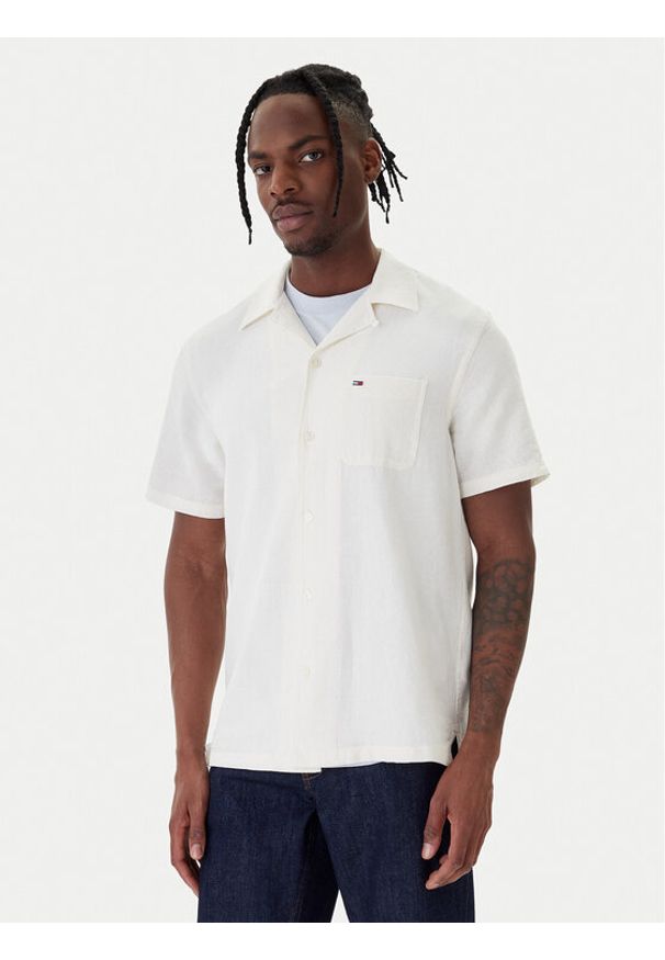 Tommy Jeans Koszula DM0DM23058 Écru Regular Fit. Kolor: kremowy. Materiał: bawełna