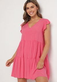 Born2be - Różowa Rozkloszowana Sukienka z Bawełny Ozdobiona Falbankami Natiriane. Okazja: na co dzień. Typ kołnierza: kołnierz z falbankami. Kolor: różowy. Materiał: bawełna. Wzór: aplikacja. Sezon: wiosna, lato. Styl: casual, elegancki #1