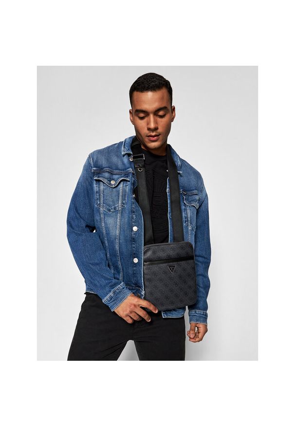 Saszetka Guess. Kolor: czarny