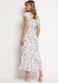 Born2be - Jasnofioletowa Wiskozowa Sukienka w Kwiaty na Ramiączkach z Falbanką i Materiałowym Paskiem Moemia. Okazja: na wesele, na co dzień, na ślub cywilny, na imprezę. Typ kołnierza: kołnierz z falbankami, dekolt kwadratowy. Kolor: fioletowy. Materiał: wiskoza, materiał. Długość rękawa: na ramiączkach. Wzór: kwiaty. Styl: casual, elegancki #7