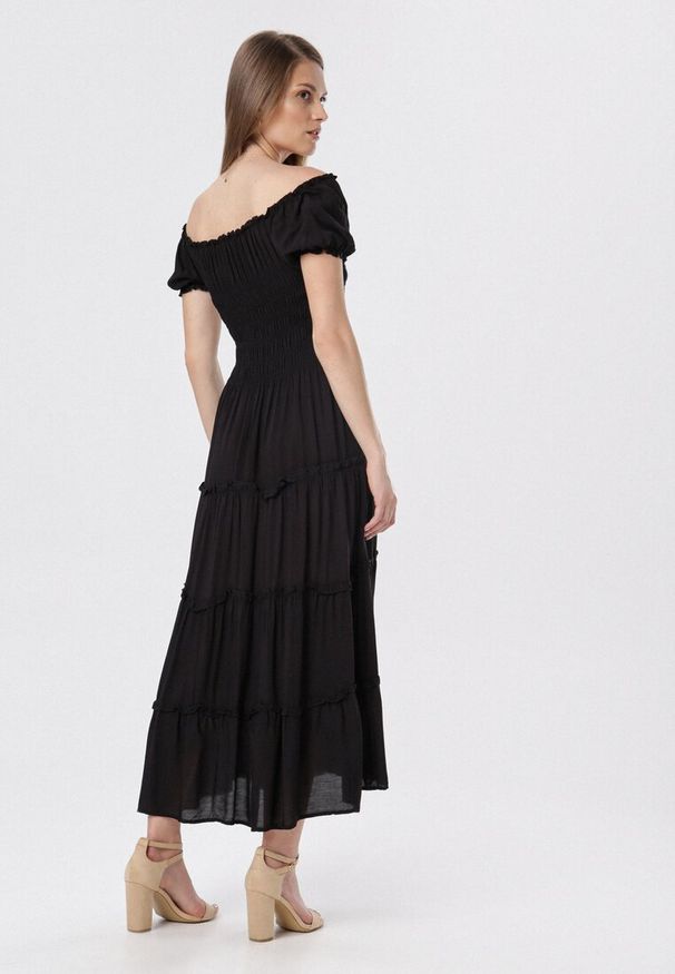 Born2be - Czarna Sukienka z Wiskozy o Kroju Hiszpanki Ciririla. Okazja: na co dzień. Typ kołnierza: dekolt hiszpanka. Kolor: czarny. Materiał: wiskoza. Długość rękawa: krótki rękaw. Sezon: lato. Typ sukienki: rozkloszowane. Styl: casual, elegancki