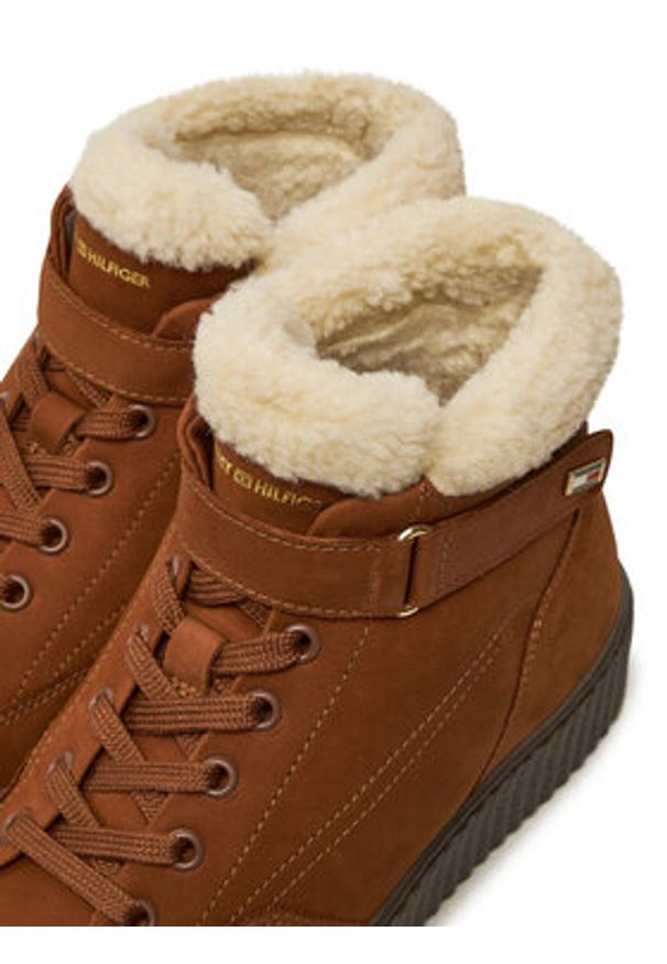 TOMMY HILFIGER - Tommy Hilfiger Trzewiki Faux Fur Nubuck Low Lace-Up FW0FW08172 Brązowy. Kolor: brązowy. Materiał: skóra