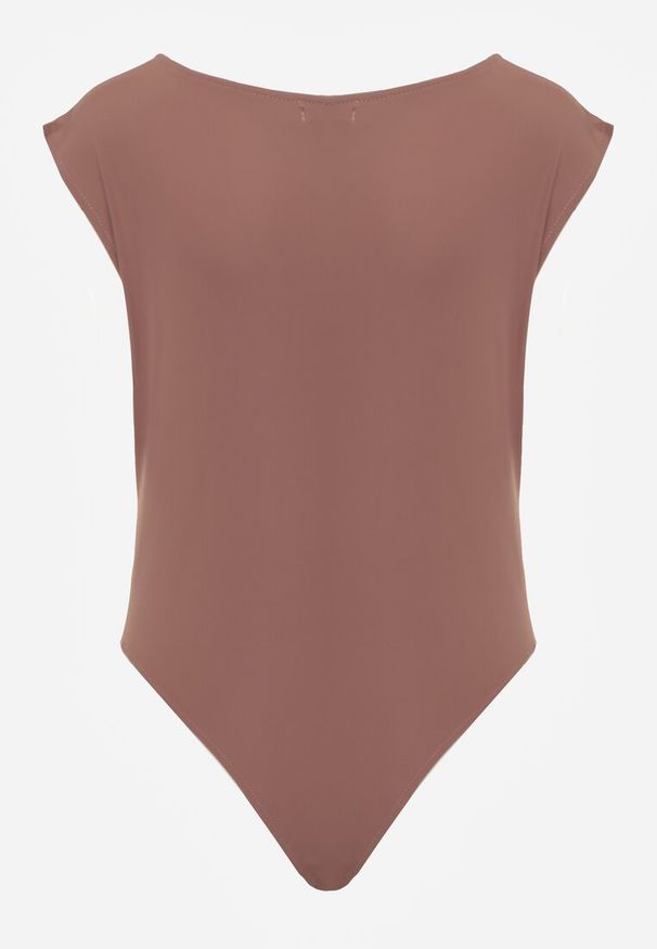 Renee - Brązowe Body o Asymetrycznym Kroju z Marszczeniem Asintlia. Okazja: na co dzień, do pracy. Kolor: brązowy. Styl: casual, elegancki