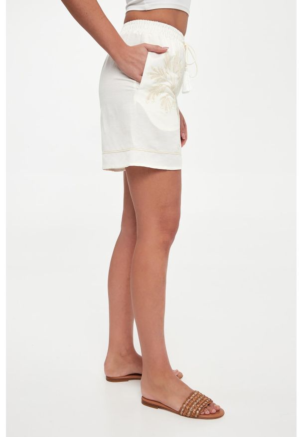 Twinset U&B - Spodenki damskie lniane TWINSET U&B. Materiał: len