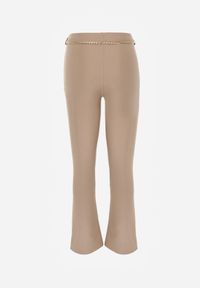 Born2be - Beżowe Spodnie Dzwony z Łańcuszkiem Riselda. Kolor: beżowy. Materiał: tkanina. Wzór: jednolity, gładki #7