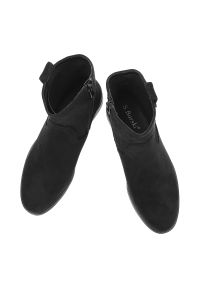 Botki damskie S.Barski, cholewka z materiału ażurowe wykończenie krótka cholewka fason zapinany na suwak pętla z tyłu stabilna niska podeszwa prosta. Okazja: na co dzień. Kolor: czarny. Materiał: materiał. Szerokość cholewki: normalna. Wzór: ażurowy. Obcas: na obcasie. Styl: casual, elegancki, klasyczny. Wysokość obcasa: średni #8