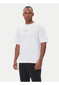 TOMMY HILFIGER - Tommy Hilfiger T-Shirt UM0UM03685 Biały Regular Fit. Kolor: biały. Materiał: bawełna #1
