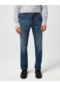 Wrangler - MESKIE SPODNIE WRANGLER GREENSBORO MARINE TINT 112371009. Styl: marine #1