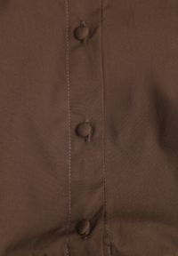 Renee - Brązowa Bawełniana Sukienka Koszulowa w Stylu Retro z Wiązanym Paskiem Meresa. Okazja: na randkę. Kolor: brązowy. Materiał: bawełna. Sezon: lato. Typ sukienki: koszulowe. Styl: retro #4