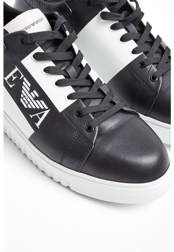 Emporio Armani - SNEAKERSY EMPORIO ARMANI. Materiał: skóra, materiał. Wzór: gładki, aplikacja