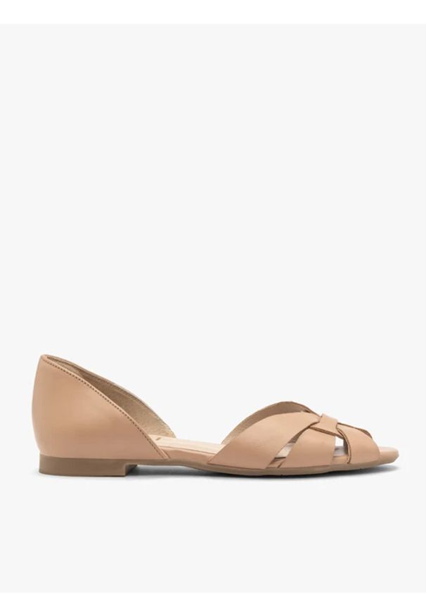 Ryłko - Beżowe sandały damskie płaskie. Okazja: na spacer, na co dzień. Nosek buta: okrągły. Kolor: beżowy. Materiał: skóra. Sezon: lato. Styl: casual, street, klasyczny