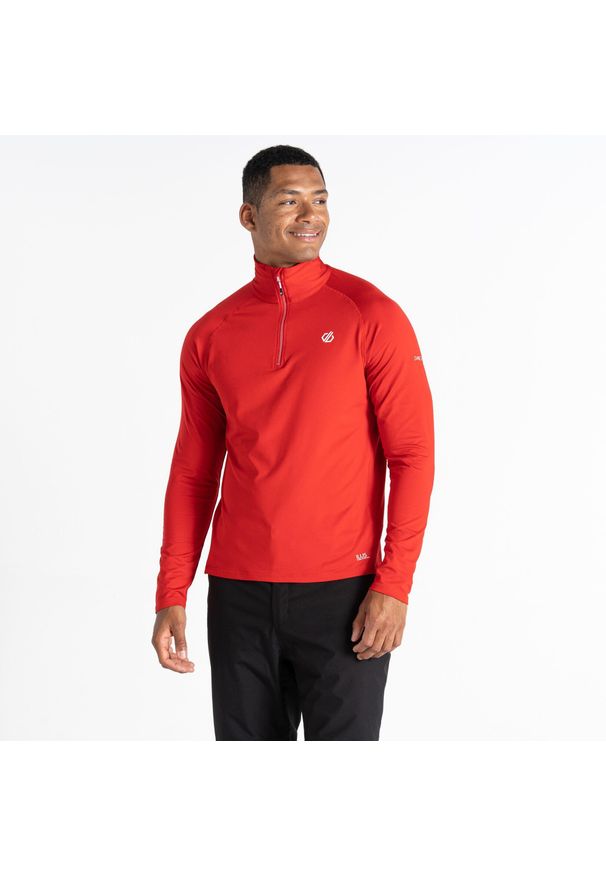 DARE 2B - Bluza turystyczna męska Dare 2B Fuse Up II termoaktywna. Kolor: czerwony. Materiał: poliester, elastan. Sezon: zima. Sport: turystyka piesza, narciarstwo
