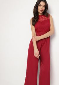 Born2be - Bordowy Kombinezon Bez Rękawów z Szeroką Nogawką i Siateczkowymi Zdobieniami Nalavie. Okazja: na co dzień, na imprezę. Kolor: czerwony. Materiał: skóra. Długość rękawa: bez rękawów. Wzór: aplikacja. Styl: casual, elegancki #6