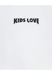 KIDS LOVE - Biała koszulka z logo Menfi. Okazja: na co dzień. Kolor: biały. Materiał: materiał. Długość rękawa: długi rękaw. Długość: długie. Styl: casual #2