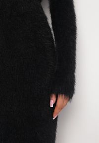 Born2be - Czarna Dzianinowa Sukienka z Wełną o Puchatej Fakturze Edeniase. Okazja: na co dzień. Kolor: czarny. Materiał: dzianina, wełna. Wzór: aplikacja. Typ sukienki: proste. Styl: casual, klasyczny #2