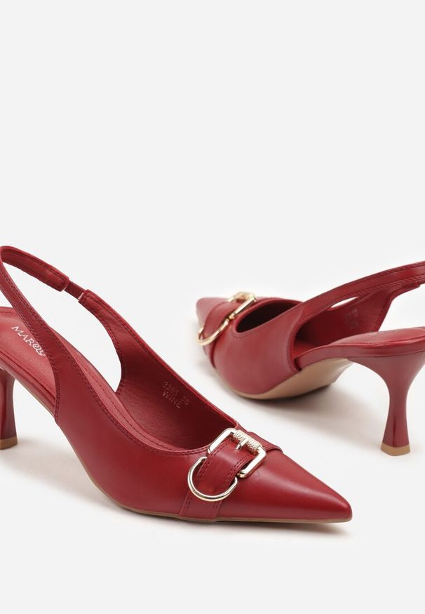 Renee - Bordowe Sandały na Szpilce Slingback Ozdobione Metaliczną Klamrą Zeornna. Okazja: na co dzień. Zapięcie: klamry. Kolor: czerwony. Wzór: aplikacja. Obcas: na szpilce. Styl: elegancki, casual