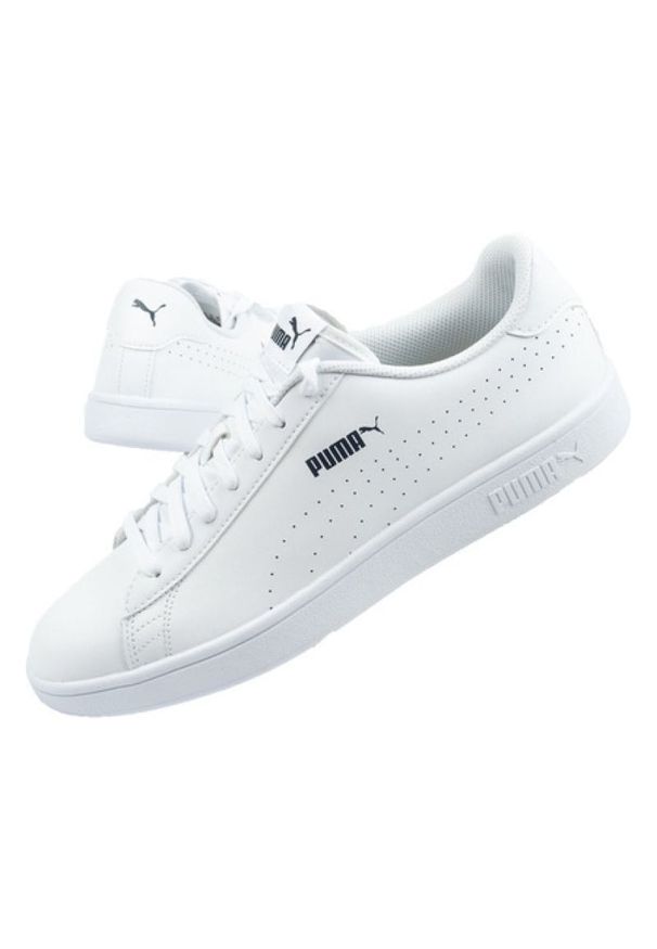 Buty sportowe Puma Smash v2 W 365213 02 białe. Okazja: na co dzień. Kolor: biały. Materiał: skóra, guma. Szerokość cholewki: normalna