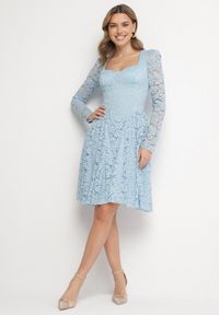 Born2be - Niebieska Sukienka Koronkowa o Rozkloszowanym Kroju Telomira. Okazja: na co dzień. Kolor: niebieski. Materiał: koronka. Długość rękawa: długi rękaw. Typ sukienki: proste, rozkloszowane. Styl: casual, klasyczny #4