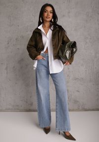 Renee - Ciemnobeżowa Kurtka Bomber Jacket Ozdobiona Guzikami Quilimi. Okazja: na co dzień. Kolor: zielony. Wzór: aplikacja. Styl: casual, elegancki #3