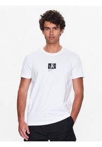 Calvin Klein Jeans T-Shirt J30J322863 Biały Regular Fit. Kolor: biały. Materiał: bawełna