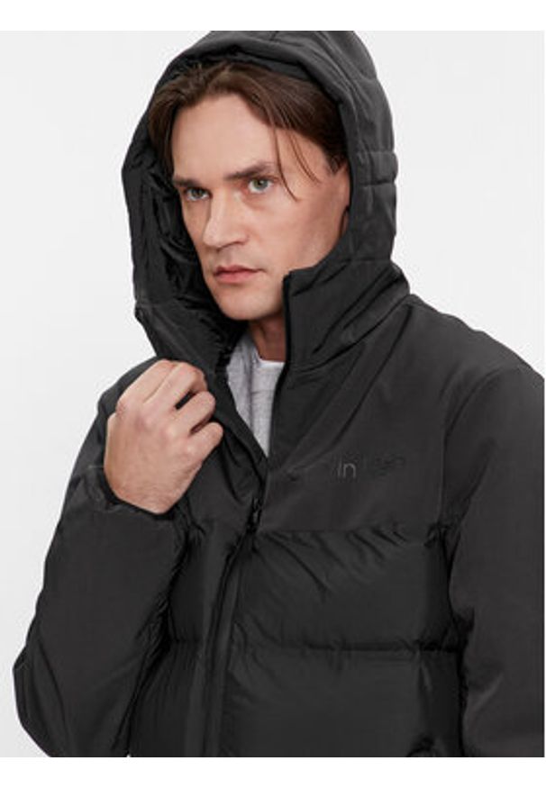 Calvin Klein Kurtka zimowa Mix Media K10K111889 Czarny Regular Fit. Kolor: czarny. Materiał: syntetyk. Sezon: zima