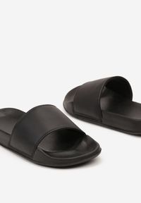 Born2be - Czarne Klapki z Lekkiej Pianki na Płaskiej Podeszwie Vikova. Kolor: czarny. Wzór: gładki. Sezon: lato. Obcas: na płaskiej podeszwie #6