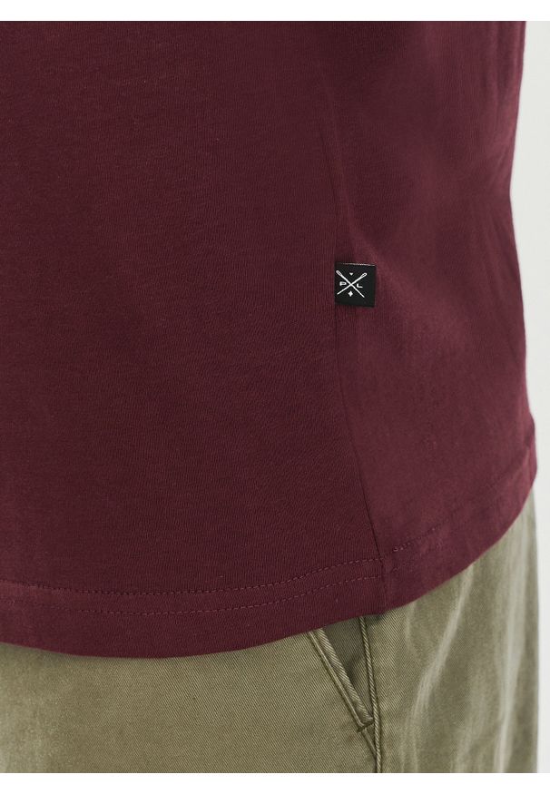 Pako Lorente - PAKO LORENTE – Bawełniany bordowy t-shirt z okrągłym dekoltem. Okazja: na co dzień. Kolor: czerwony. Materiał: bawełna. Styl: casual