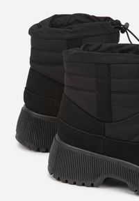 Renee - Czarne Pikowane Śniegowce ze Ściągaczem Monivella. Okazja: na co dzień. Kolor: czarny. Materiał: jeans. Sezon: zima. Styl: casual #5