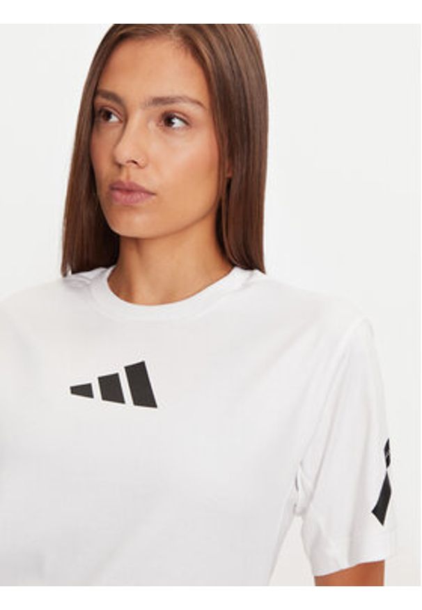 Adidas - adidas T-Shirt Z.N.E. JE7857 Biały Regular Fit. Kolor: biały. Materiał: bawełna