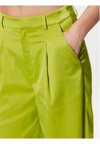 GESTUZ - Gestuz Spodnie materiałowe Nilia 10907040 Zielony Regular Fit. Kolor: zielony. Materiał: syntetyk