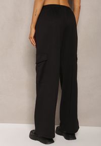 Renee - Czarne Szerokie Spodnie z Gumką w Talii i Kieszeniami z Klapkami Cargo Nukeria. Kolor: czarny. Materiał: tkanina #5