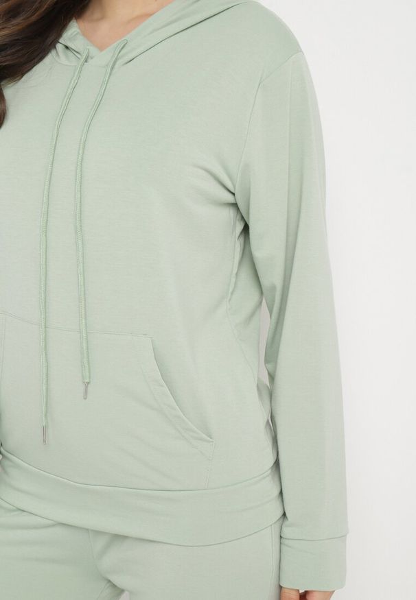 Born2be - Jasnozielony Komplet Dresowy Bluza Kangurka z Kapturem i Spodnie Joggery Triasa. Kolor: zielony. Materiał: dresówka