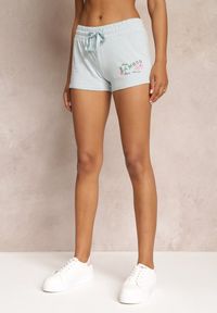 Renee - Niebieskie Dresowe Szorty z Gumką w Talii i Ozdobnym Napisem Kelta. Okazja: na co dzień. Kolor: niebieski. Materiał: dresówka. Wzór: napisy. Styl: casual #3
