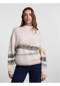 Pieces Sweter 17142347 Biały Regular Fit. Kolor: biały. Materiał: syntetyk