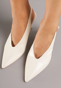 Renee - Beżowe Sandały Slingback na Obcasie Typu Szpilka Latira. Okazja: na randkę, na wesele, na imprezę, na studniówkę, na ślub cywilny. Zapięcie: pasek. Kolor: beżowy. Obcas: na obcasie. Styl: elegancki. Wysokość obcasa: średni #5