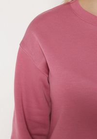 Born2be - Różowa Ocieplana Bluza z Bawełną i Napisem z Tyłu Fezanda. Okazja: na co dzień. Kolor: różowy. Materiał: bawełna. Wzór: napisy. Styl: klasyczny, casual, elegancki #5