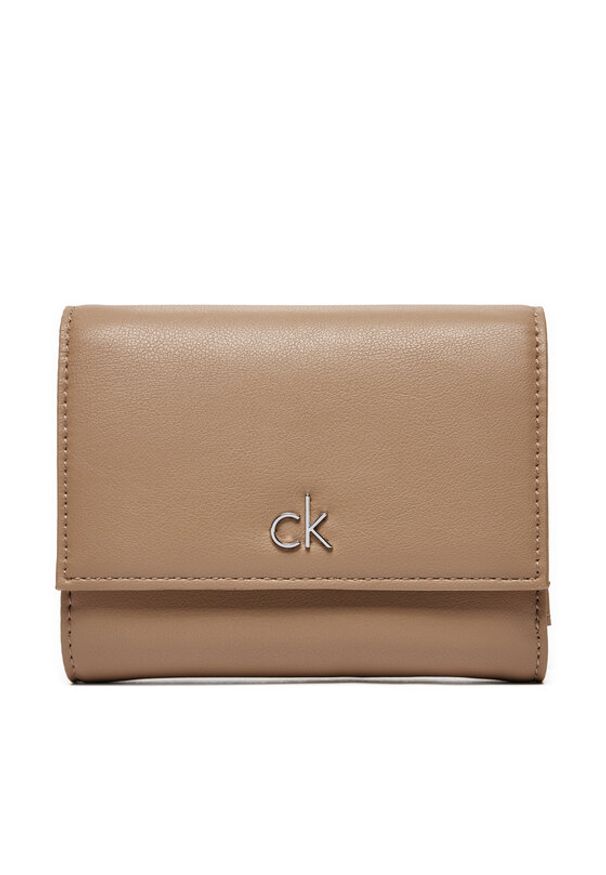 Calvin Klein Mały Portfel Damski Ck Daily Medium Trifold_Pbl K60K612851 Beżowy. Kolor: beżowy. Materiał: skóra