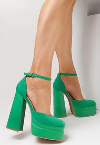 Born2be - Zielone Sandały Meganie. Nosek buta: otwarty. Zapięcie: pasek. Kolor: zielony. Materiał: materiał, satyna. Wzór: jednolity. Obcas: na platformie #5