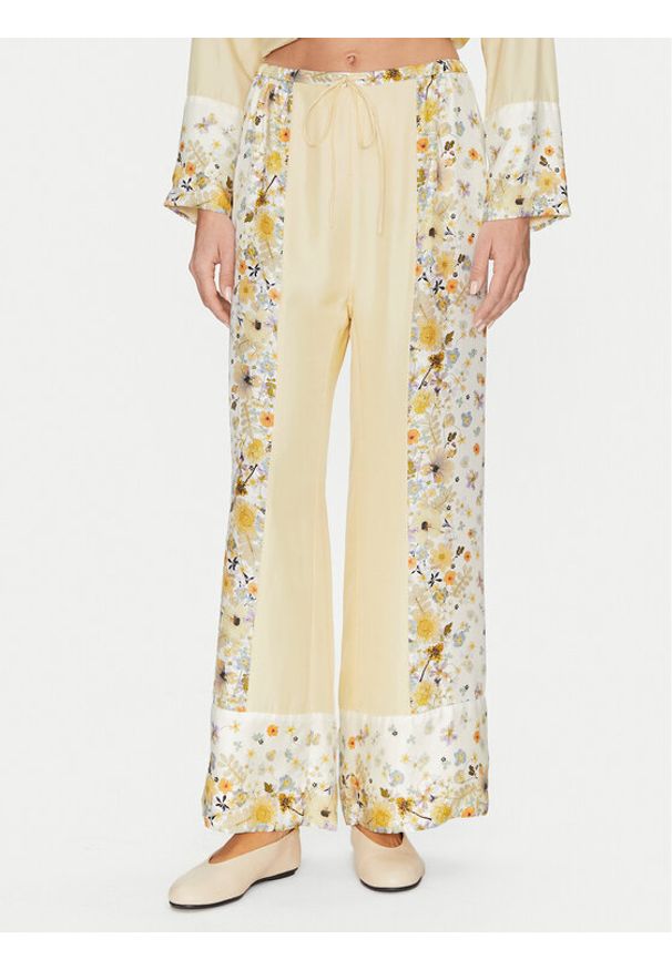 Munthe Spodnie materiałowe Febert 251140025118 Beżowy Relaxed Fit. Kolor: beżowy. Materiał: jedwab