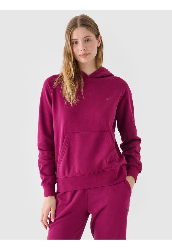 4f - 4F Bluza dresowa nierozpinana z kapturem damska - fioletowa XXL. Okazja: na co dzień. Typ kołnierza: kaptur. Kolor: fioletowy. Materiał: dresówka. Długość rękawa: raglanowy rękaw. Wzór: ze splotem, gładki. Styl: sportowy, casual