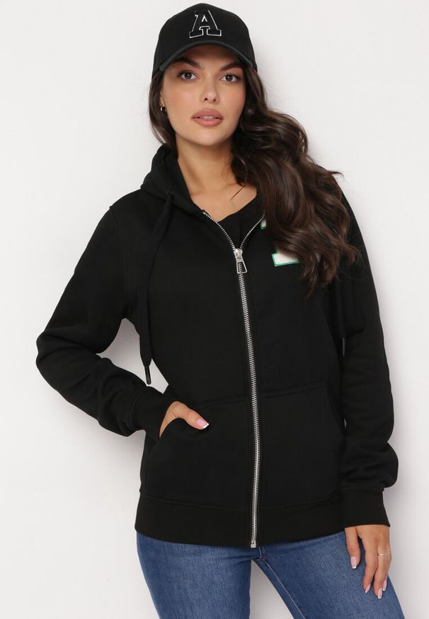 Born2be - Czarna Bluza z Polarem i Kapturem Ozdobiona Naszywką Torrina. Typ kołnierza: kaptur. Kolor: czarny. Materiał: polar. Wzór: aplikacja