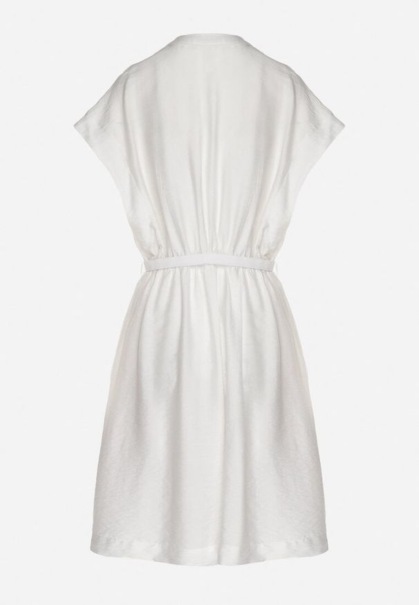 Born2be - Biała Sukienka z Wiskozy o Rozkloszowanym Kroju z Paskiem Sepina. Okazja: na co dzień. Typ kołnierza: dekolt w serek. Kolor: biały. Materiał: wiskoza. Długość rękawa: krótki rękaw. Wzór: aplikacja. Sezon: lato. Styl: klasyczny, casual, elegancki