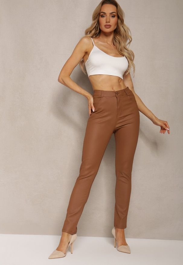 Renee - Brązowe Spodnie Skinny Push Up Zilli. Okazja: na co dzień. Kolekcja: plus size. Kolor: brązowy. Wzór: aplikacja. Styl: casual, elegancki