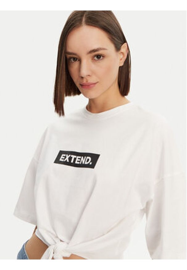 only - ONLY T-Shirt Serena 15343356 Biały Regular Fit. Kolor: biały. Materiał: bawełna