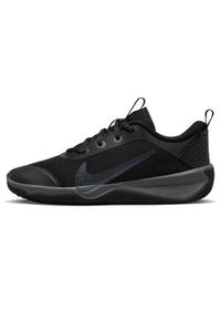 Buty do biegania męskie Nike Omni Multicourt. Zapięcie: sznurówki. Kolor: wielokolorowy. Materiał: materiał, syntetyk. Szerokość cholewki: normalna #1