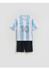 Reserved - Sportowy komplet z nadrukiem - jasnoniebieski. Kolor: niebieski. Materiał: dzianina. Wzór: nadruk. Styl: sportowy #1