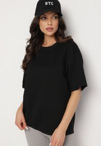 Born2be - Czarny T-shirt z Bawełną w Klasycznym Stylu Meravia. Okazja: na co dzień. Kolor: czarny. Materiał: bawełna. Wzór: gładki. Styl: klasyczny #7