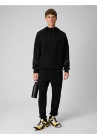 4f - 4F Bluza dresowa regular z kapturem męska - czarna L. Okazja: na co dzień. Typ kołnierza: kaptur. Kolor: czarny. Materiał: dresówka. Długość rękawa: raglanowy rękaw. Styl: casual #2