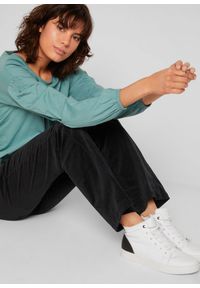 bonprix - Spodnie sztruksowe dzwony high-waist z wygodnym paskiem. Stan: podwyższony. Kolor: czarny. Materiał: sztruks. Styl: elegancki #3