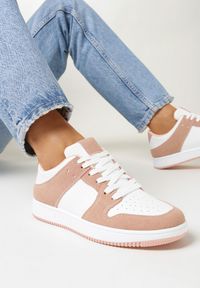 Born2be - Biało-Różowe Sneakersy Sarsana. Okazja: na co dzień. Nosek buta: okrągły. Kolor: biały. Materiał: syntetyk. Szerokość cholewki: normalna. Wzór: aplikacja, gładki. Obcas: na platformie #1
